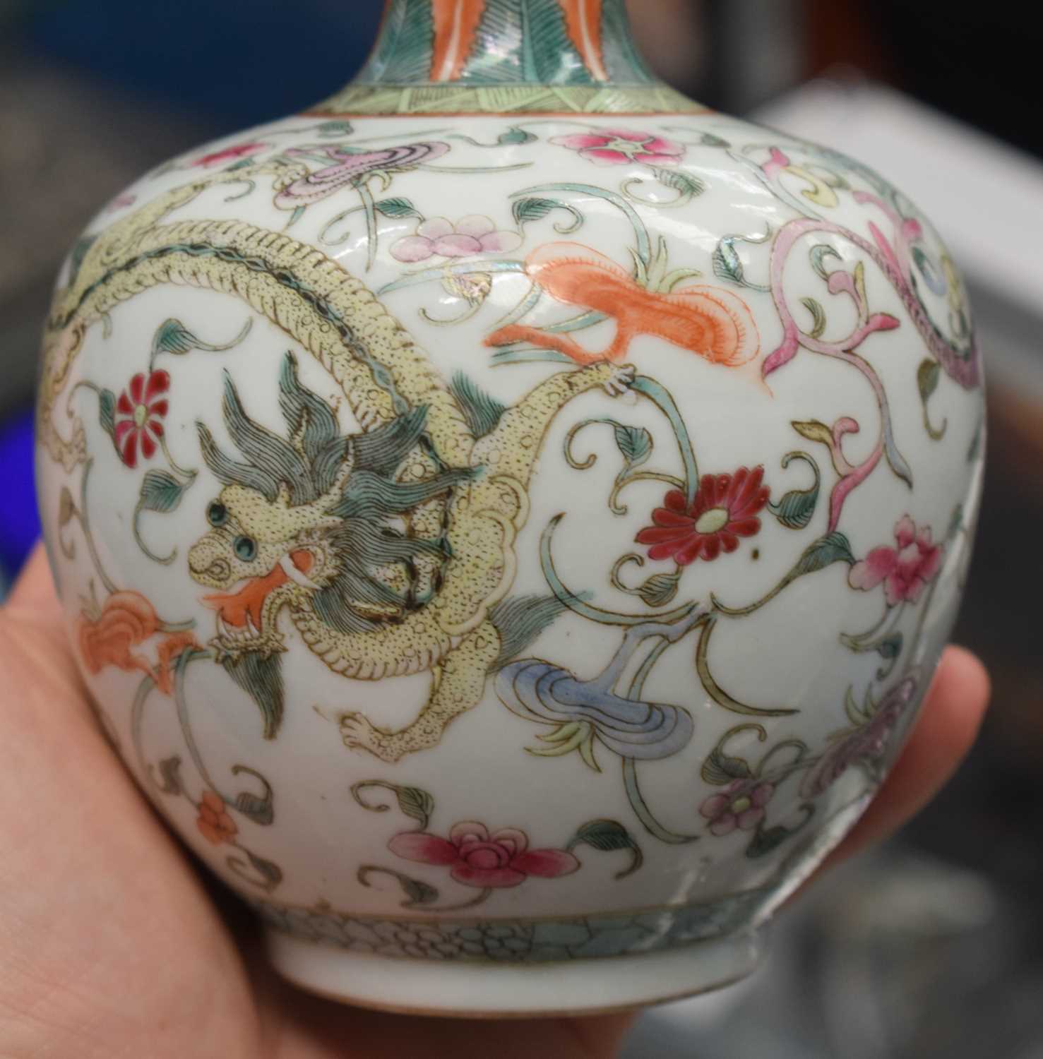 A FINE LATE 19TH CENTURY CHINESE FAMILLE ROSE PORCELAIN BULBOUS VASE Qing, enamelled with fierce - Image 17 of 21