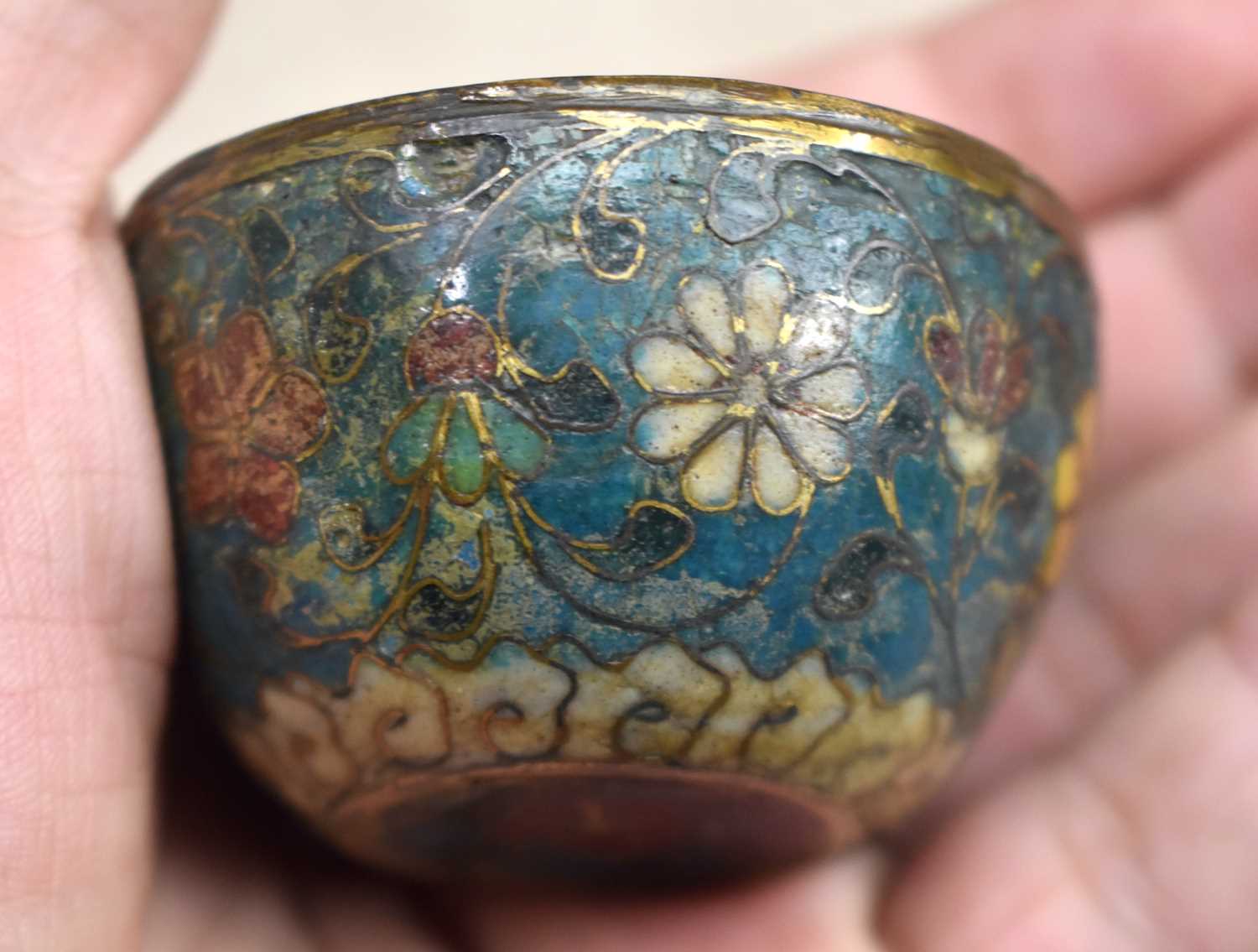 TWO RARE 16TH CENTURY CHINESE CLOISONNE ENAMEL TEABOWLS Ming. Largest 5.25 cm wide. (2) - Image 21 of 21