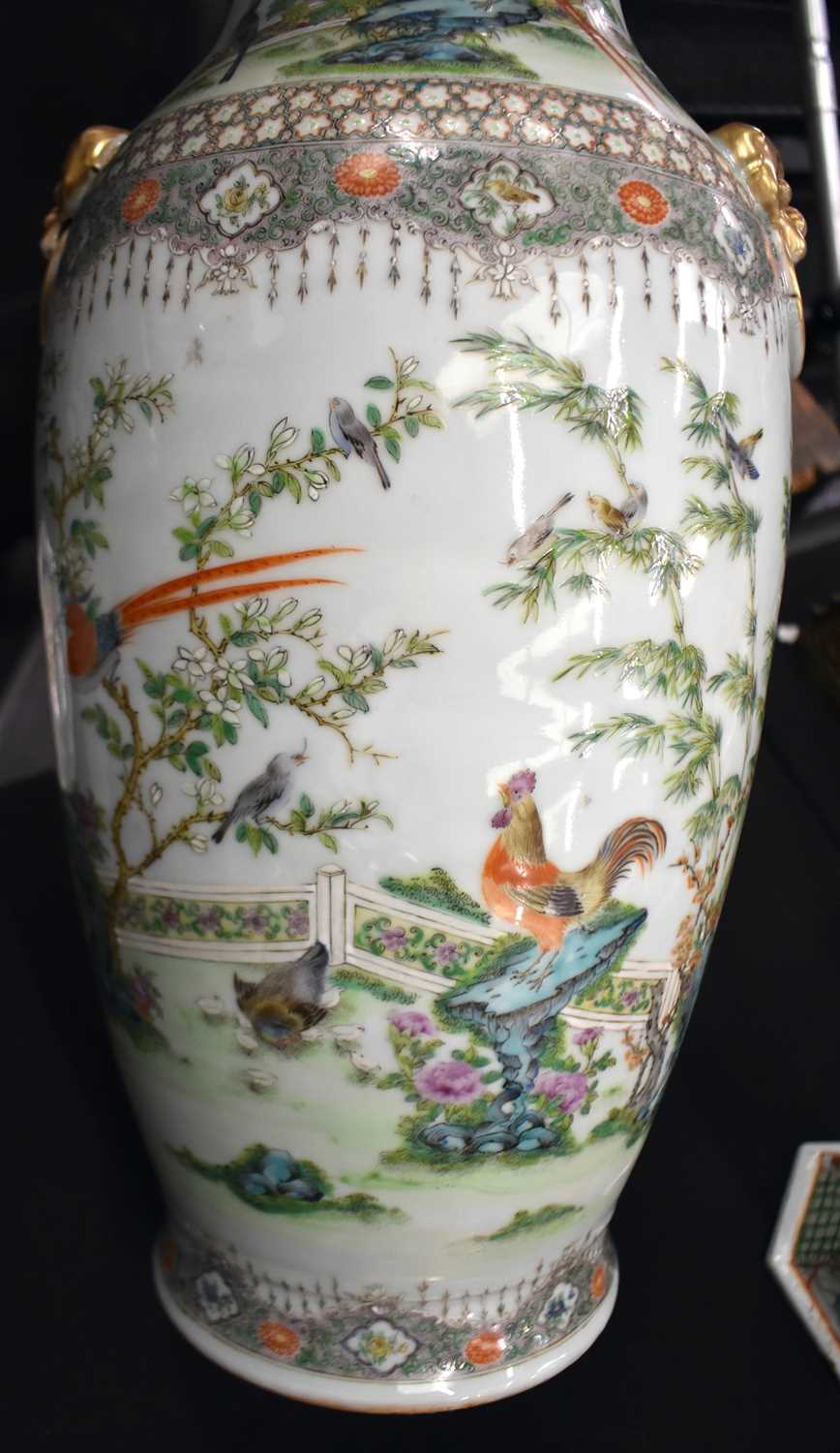 A VERY LARGE PAIR OF 19TH CENTURY CHINESE FAMILLE VERTE PORCELAIN VASES Qing, painted with birds - Image 12 of 31