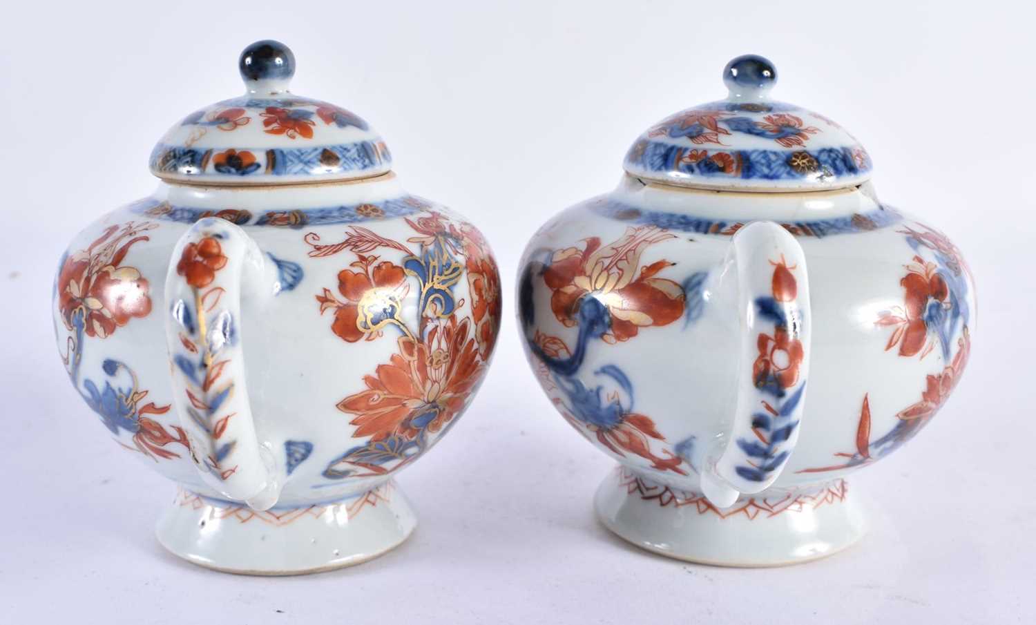 A PAIR OF LATE 17TH/18TH CENTUTYR CHINESE IMARI BLUE AND WHITE PORCELAIN TEAPOTS AND COVERS Kangxi/ - Image 2 of 27