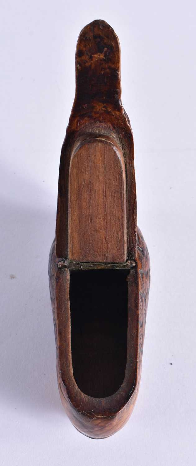 A RARE 18TH CENTURY CARVED TREEN SNUFF BOX formed unusually as a bird seated within a shoe. 13 cm - Image 5 of 7