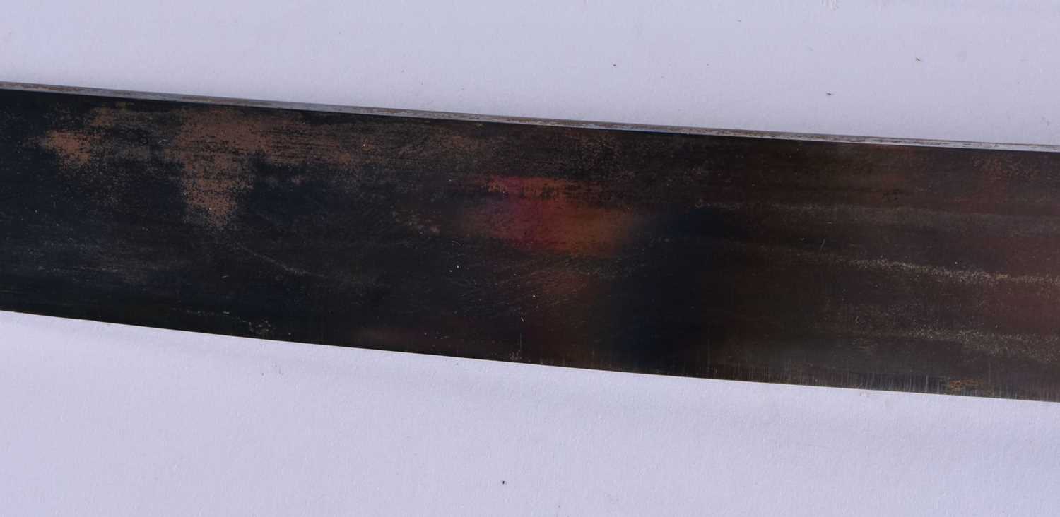A 19TH CENTURY JAPANESE MEIJI PERIOD WAKIZASHI SWORD decorated with circular moon motifs to the - Image 4 of 9