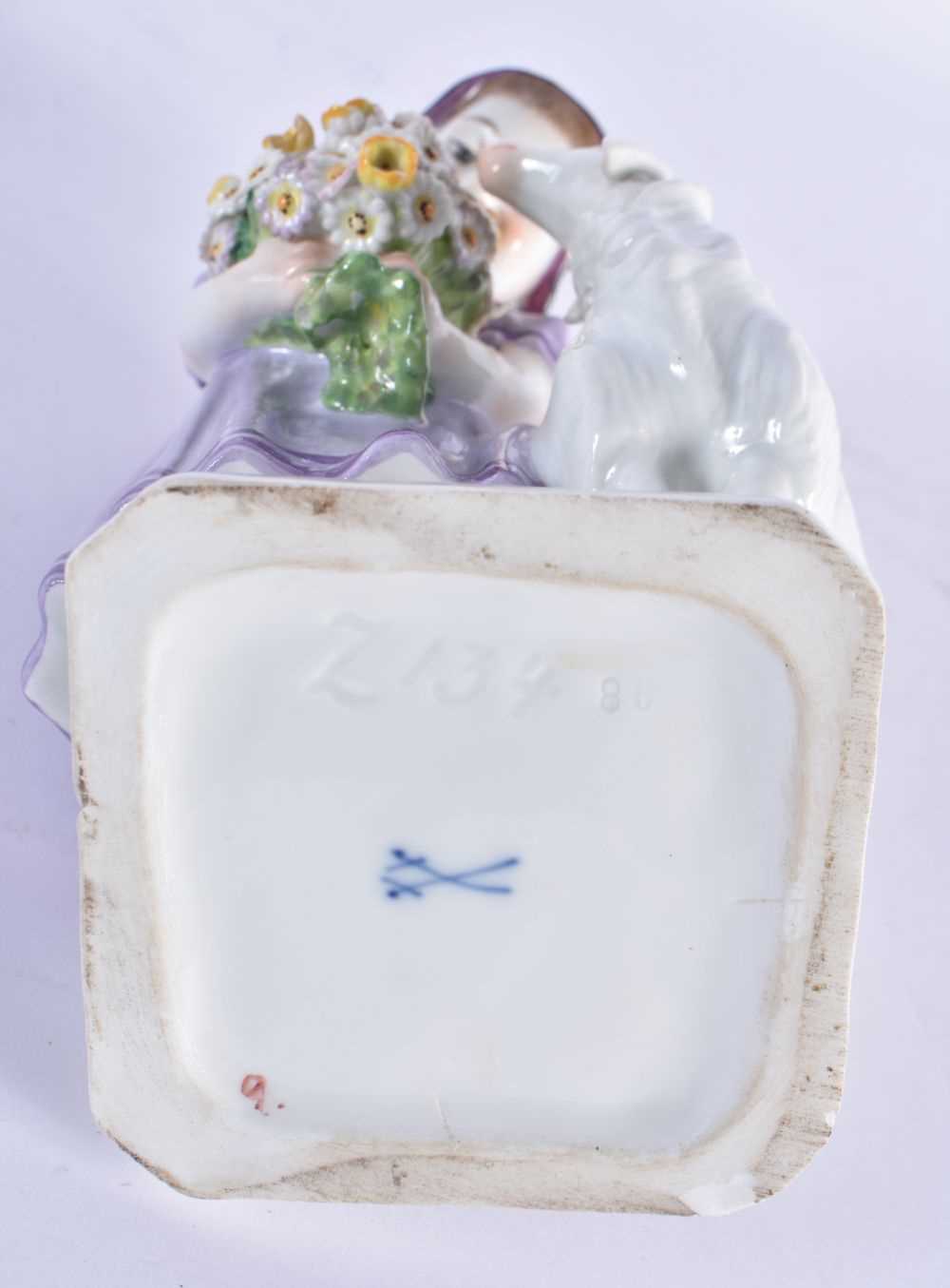 AN UNUSUAL GERMAN MEISSEN PORCELAIN GROUP depicting a child and a young goat. 17 cm high. - Bild 5 aus 18