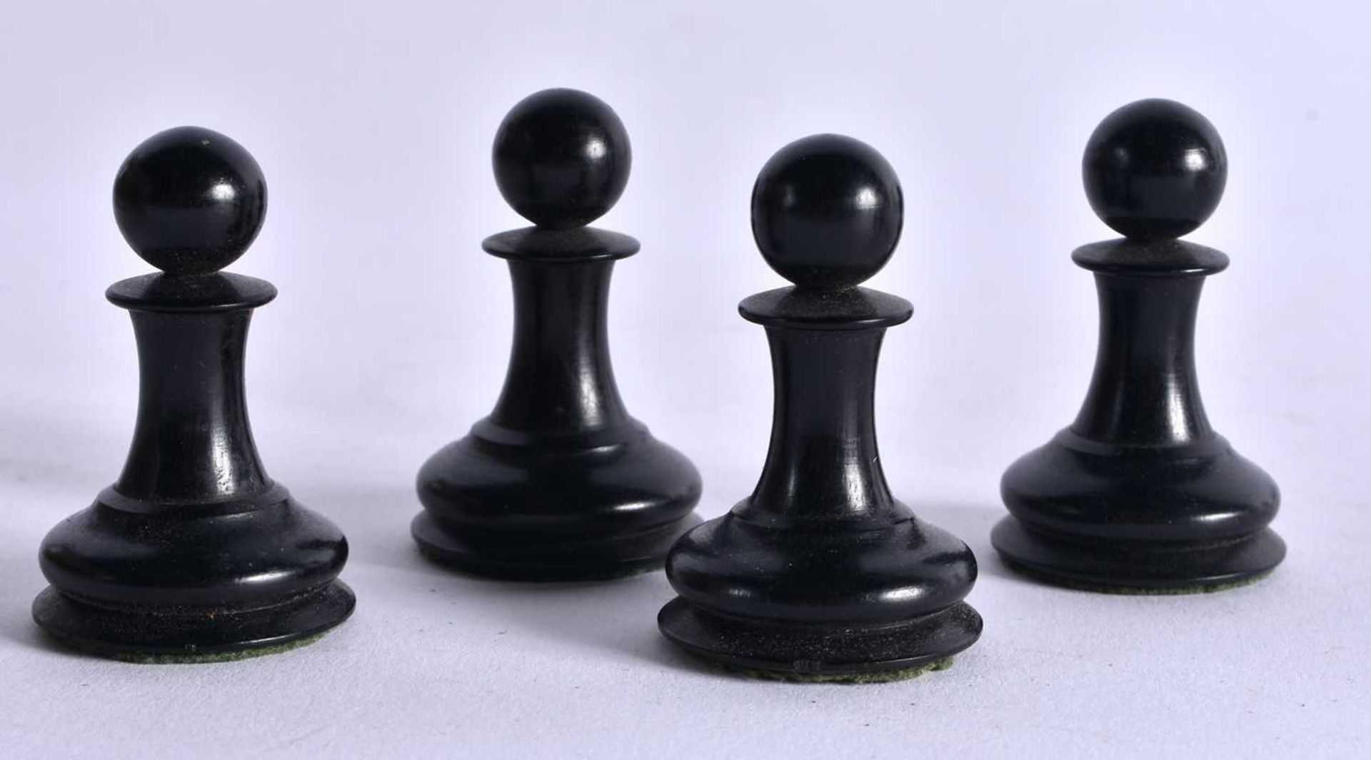 A LARGE ANTIQUE STAUNTON TYPE J JAQUES OF LONDON EBONY AND BOXWOOD CHESS SET (32 Pieces complete) - Image 28 of 44