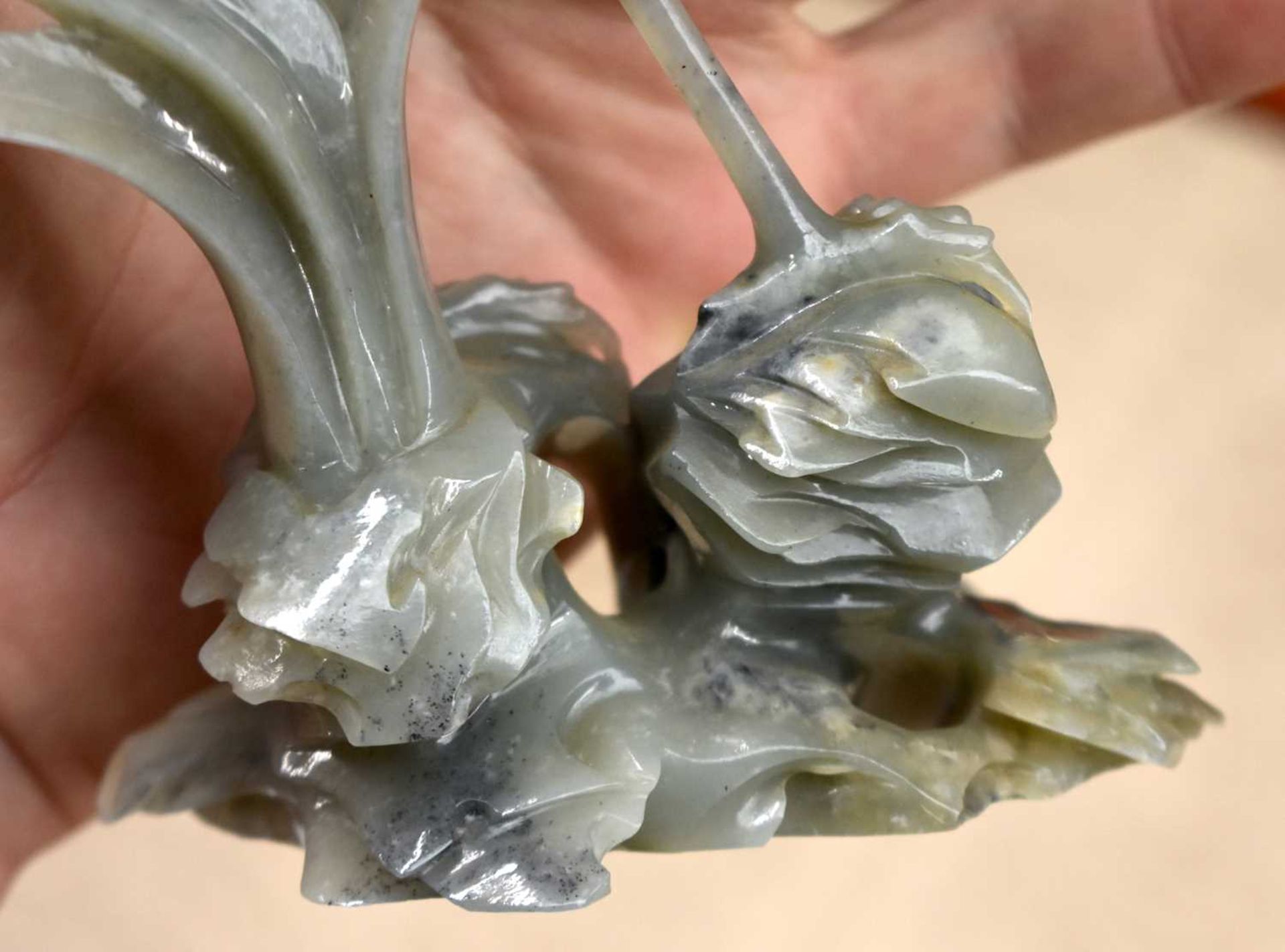 A LOVELY LARGE PAIR OF 19TH CENTURY CHINESE CARVED JADE FIGURES OF BIRDS Qing, beautifully carved - Image 19 of 44