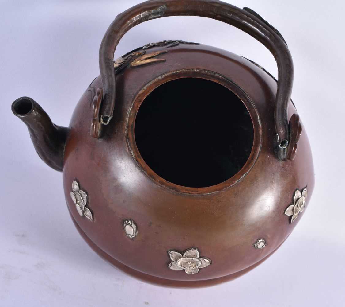 A LATE 19TH CENTURY JAPANESE MEIJI PERIOD MIXED METAL TEAPOT AND COVER. 20 cm x 14 cm. - Image 4 of 5