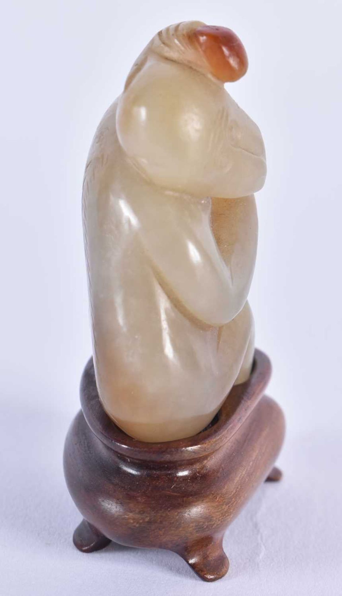 A LOVELY 19TH CENTURY CHINESE CARVED JADE FIGURE OF A MONKEY Qing, modelled with a smaller monkey. 7 - Image 5 of 6