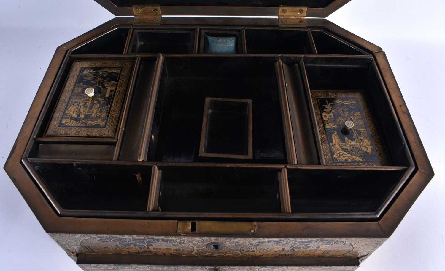 A FINE LATE 18TH/19TH CENTURY CHINESE EXPORT BLACK AND GOLD LACQUER SEWING CASKET Mid Qing, - Image 7 of 13