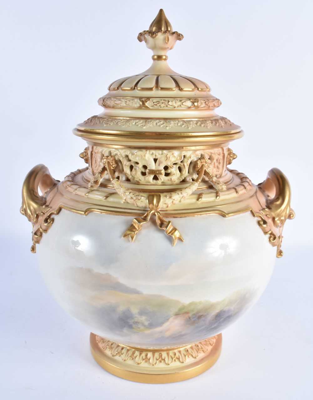 A FINE ROYAL WORCESTER TWIN HANDLED PORCELAIN POT POURRI AND COVER by John Stinton, painted with two - Image 6 of 11