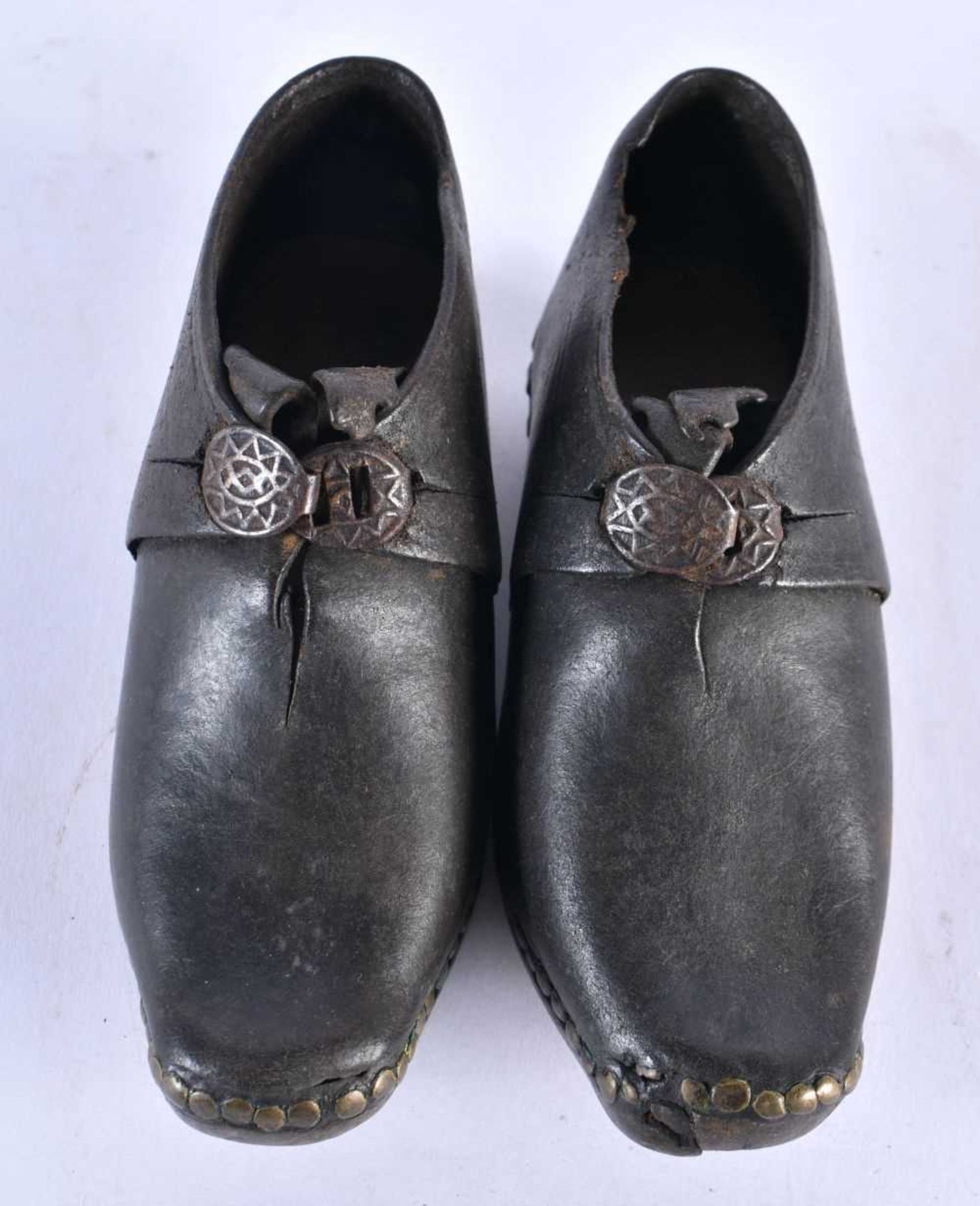 THREE PAIRS OF ANTIQUE CHILDRENS SHOES. Largest 18 cm wide. (6) - Image 7 of 9