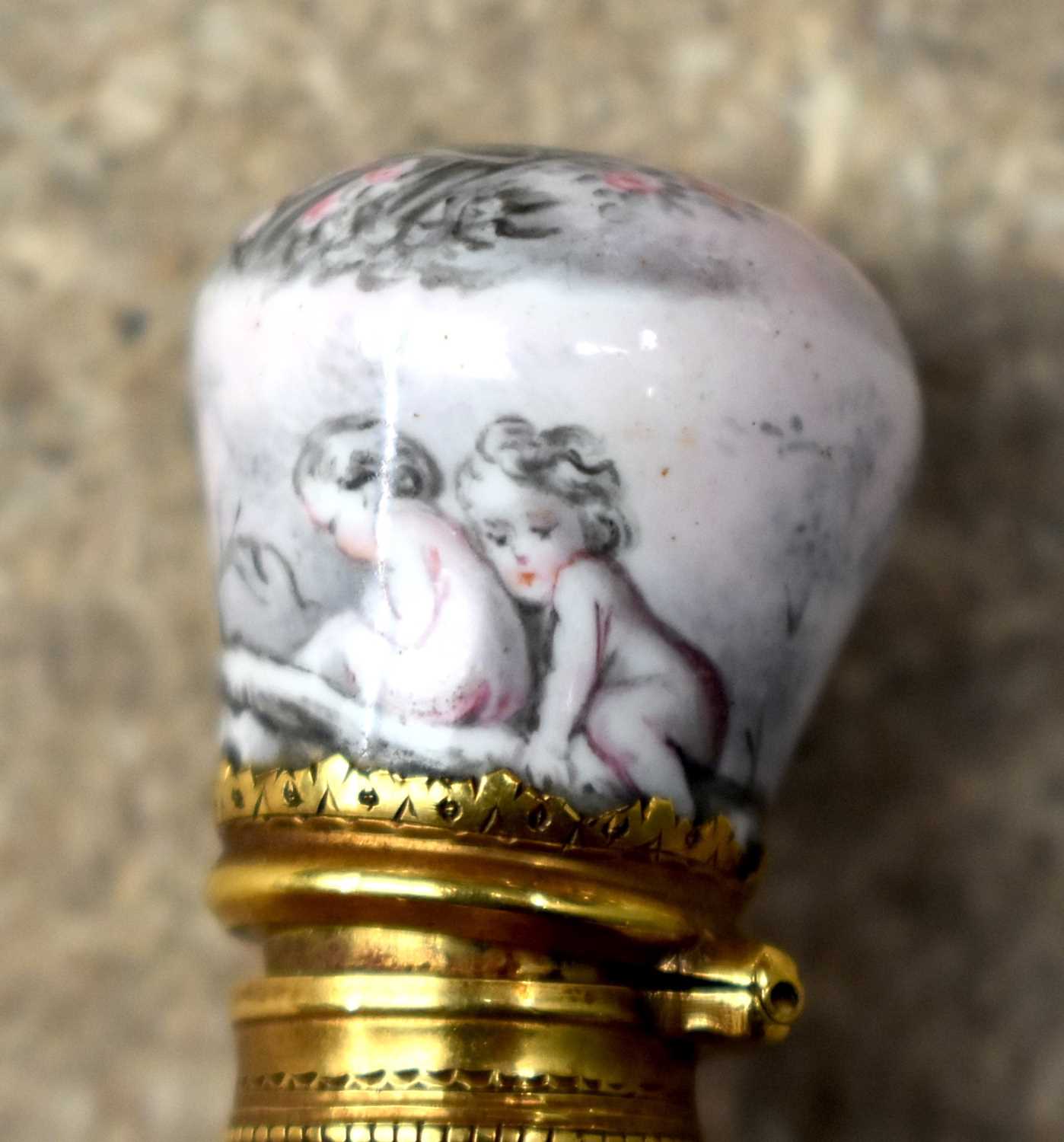 A FINE EARLY 19TH CENTURY VIENNESE ENAMEL AND ENGRAVED BRONZE SCENT BOTTLE AND STOPPER beautifully - Image 8 of 20
