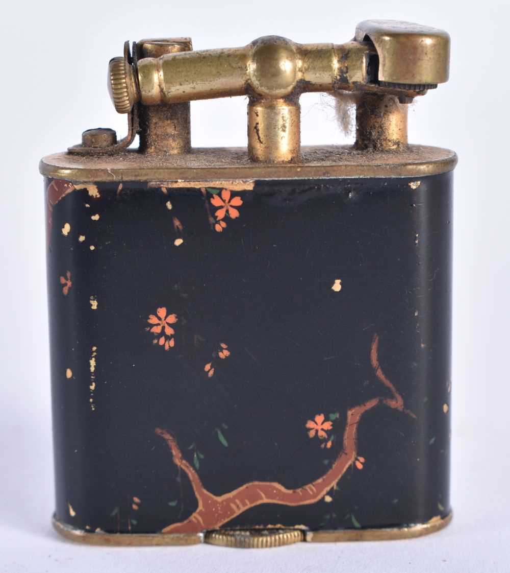 A RARE ART DECO DUNHILL NAMIKI LACQUER LIGHTER decorated with birds. 4.5 cm x 3.75 cm. - Image 3 of 6