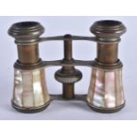 A PAIR OF MOTHER OF PEARL OPERA GLASSES. 9 cm x 6 cm.