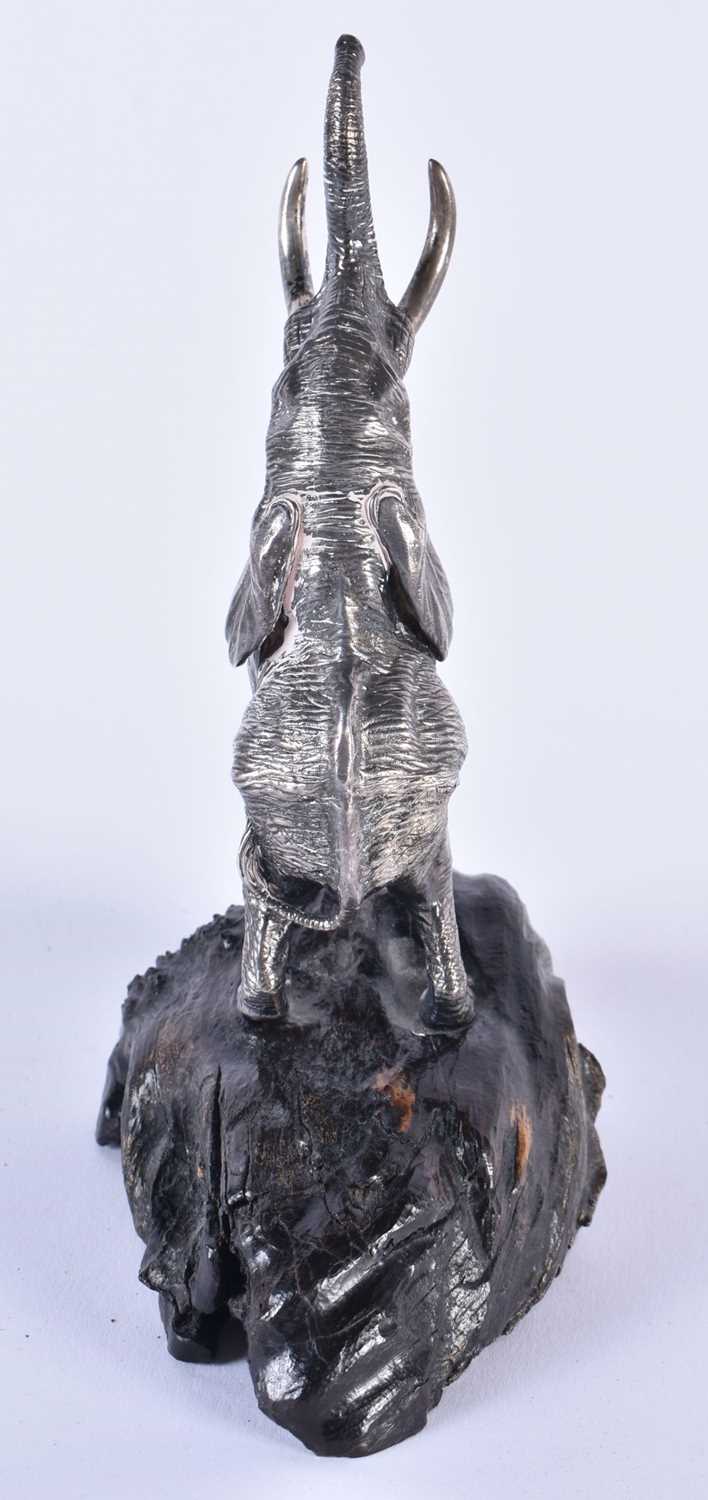 A LOVELY SILVER AND AFRICAN BLACKWOOD SCULPTURE OF AN ELEPHANT by Patrick Mavros. 20 cm x 10 cm. - Image 2 of 7