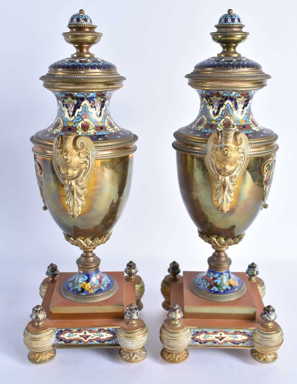 A LARGE LATE 19TH CENTURY FRENCH BRONZE AND CHAMPLEVE ENAMEL CLOCK GARNITURE decorated with foliage. - Bild 9 aus 11