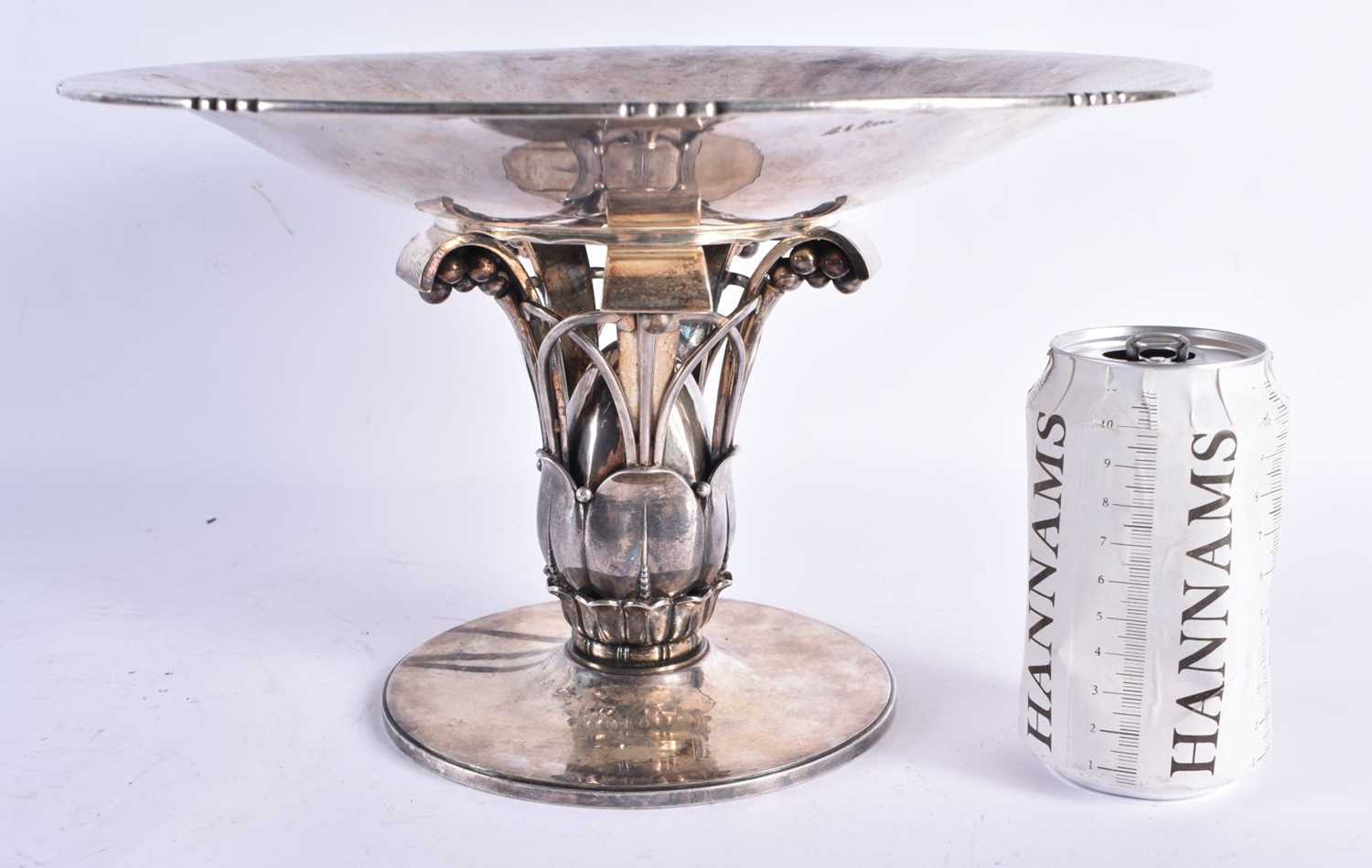 A LOVELY LARGE ENGLISH SILVER ART NOUVEAU STYLE PEDESTAL BOWL by Robert Edgar Stone, formed with a