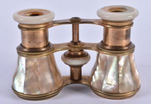 A PAIR OF MOTHER OF PEARL OPERA GLASSES. 9 cm x 6 cm.