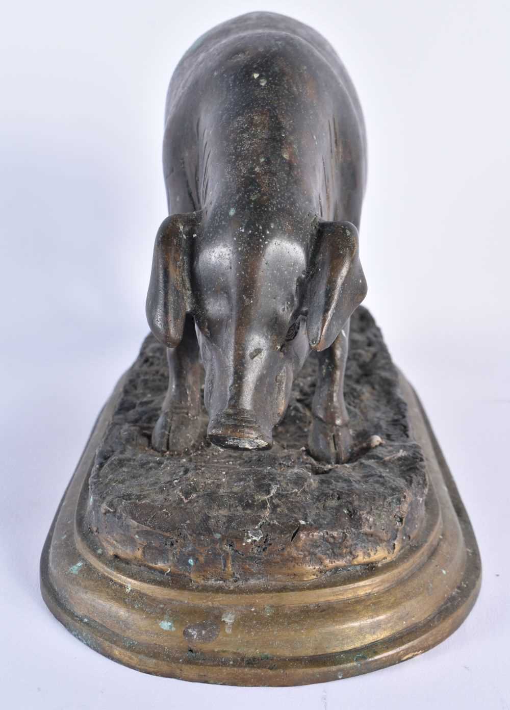 AN ANTIQUE FRENCH BRONZE FIGURE OF A TRUFFLE SOW PIG After Jules Moigniez. 22 cm x 16 cm. - Image 2 of 6