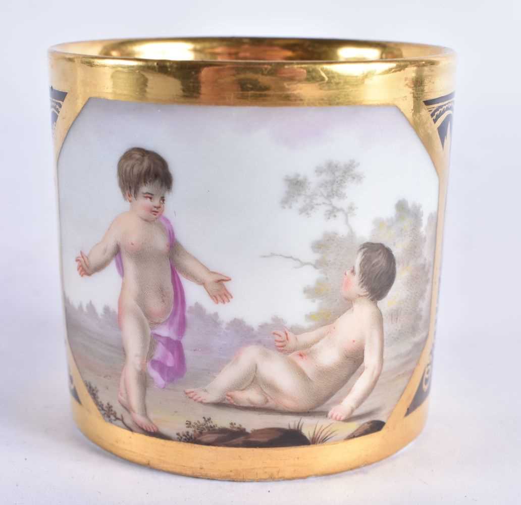 AN EARLY 19TH CENTURY FRENCH PARIS PORCELAIN CUP AND SAUCER painted with two nude putti within a - Image 4 of 19