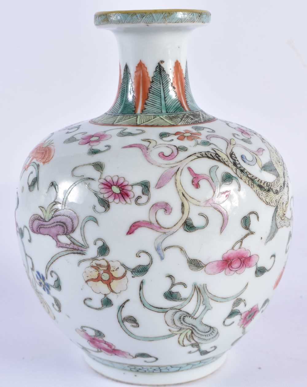 A FINE LATE 19TH CENTURY CHINESE FAMILLE ROSE PORCELAIN BULBOUS VASE Qing, enamelled with fierce - Image 4 of 21