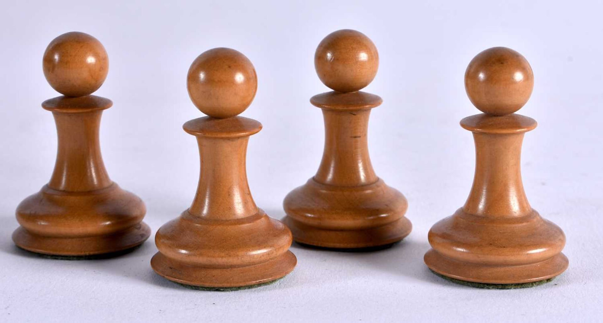 A LARGE ANTIQUE STAUNTON TYPE J JAQUES OF LONDON EBONY AND BOXWOOD CHESS SET (32 Pieces complete) - Image 38 of 44