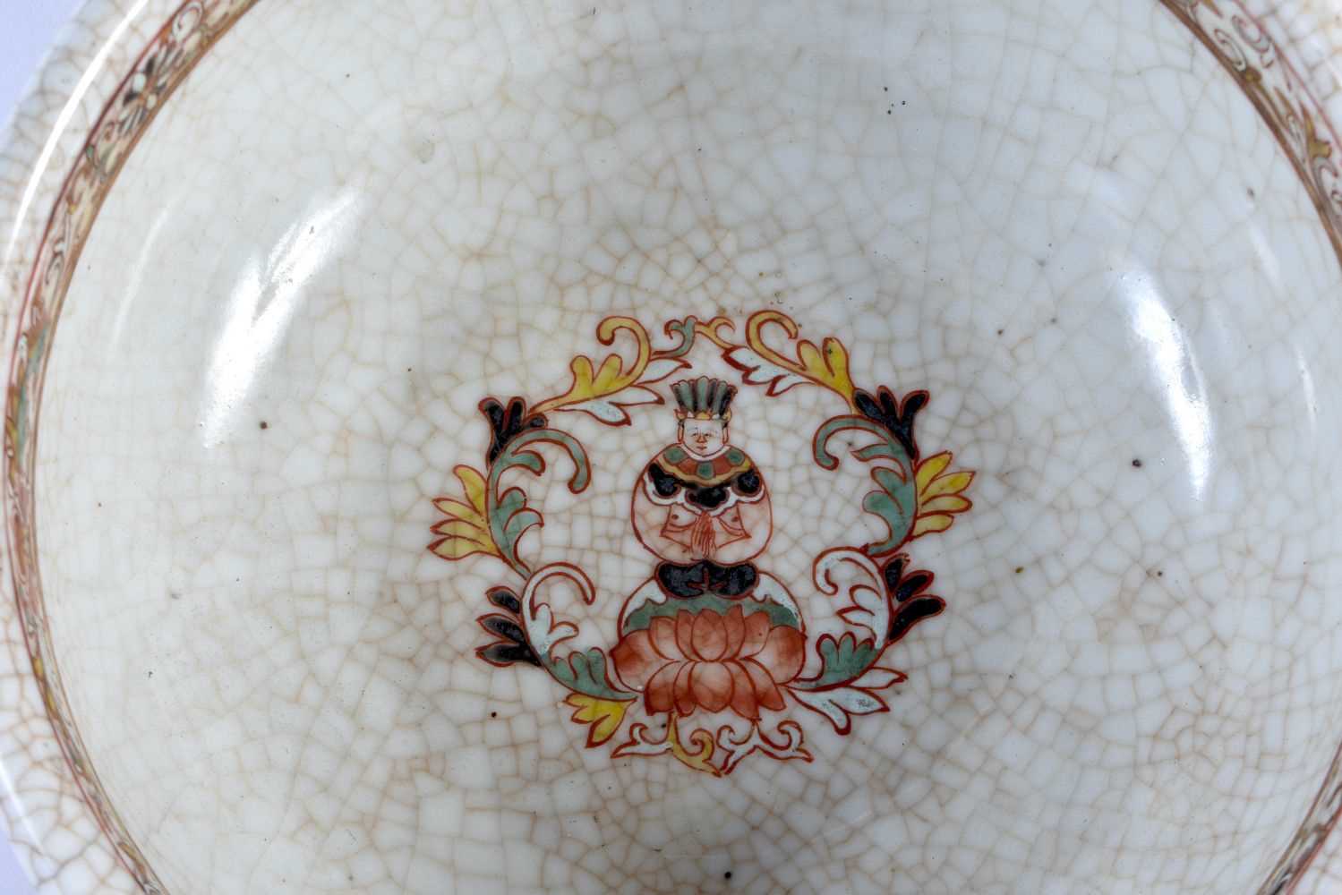 A CHINESE QING DYNASTY CRACKLED THAI MARKET BOWL painted with figures and foliage. 22 cm x 9 cm. - Image 3 of 5