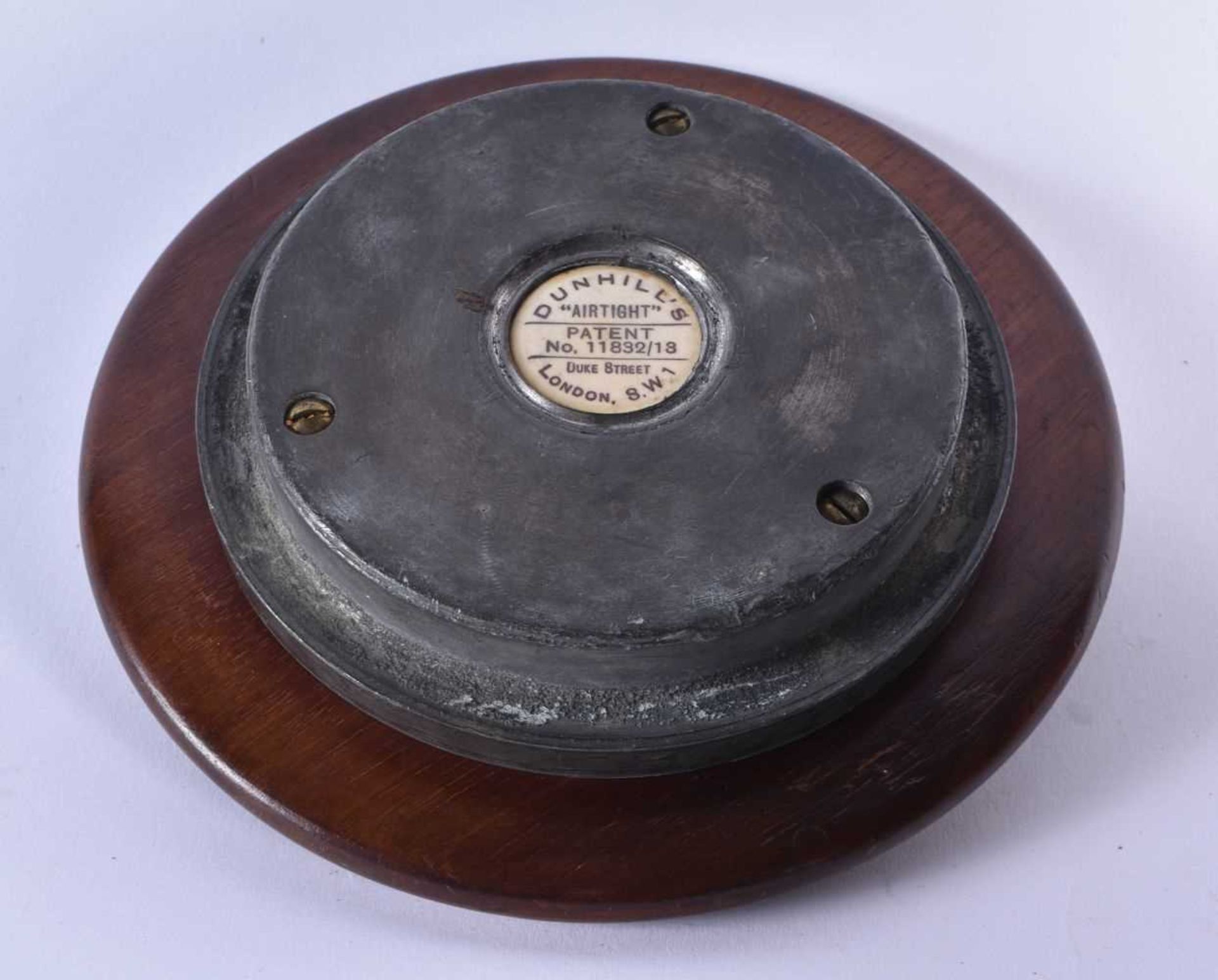 AN UNUSUAL DUNHILL MAHOGANY AIR TIGHT TOBACCO JAR AND COVER. 17 cm x 14 cm. - Image 4 of 6