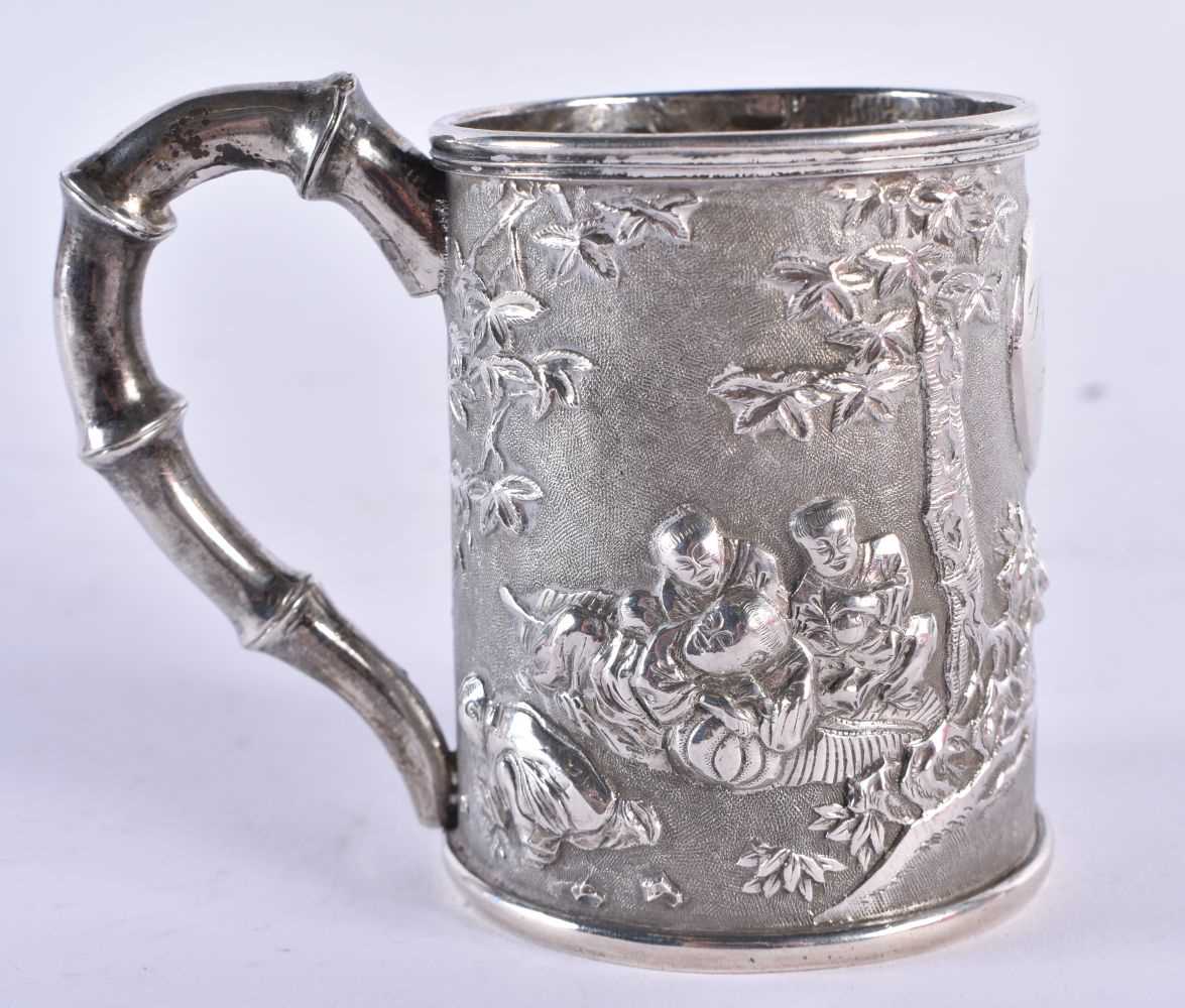 A 19TH CENTURY CHINESE EXPORT SILVER MUG Qing. 109 grams. 9 cm x 7.5 cm. - Image 3 of 6