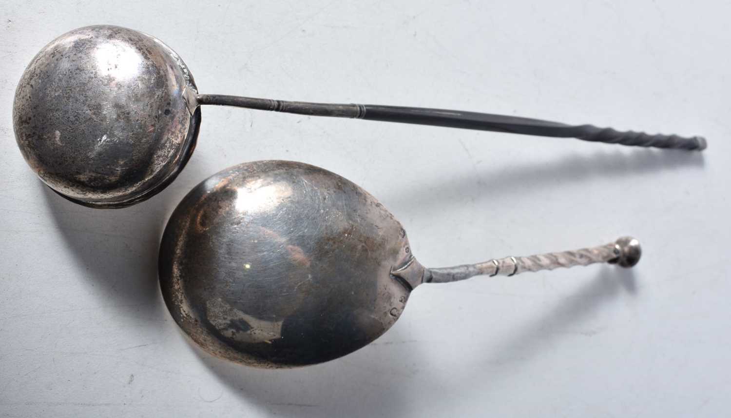 An Antique Silver Spoon stamped Sterling together with a Horn Handled Toddy Ladle. Spoon 22cm x 7cm, - Bild 2 aus 3