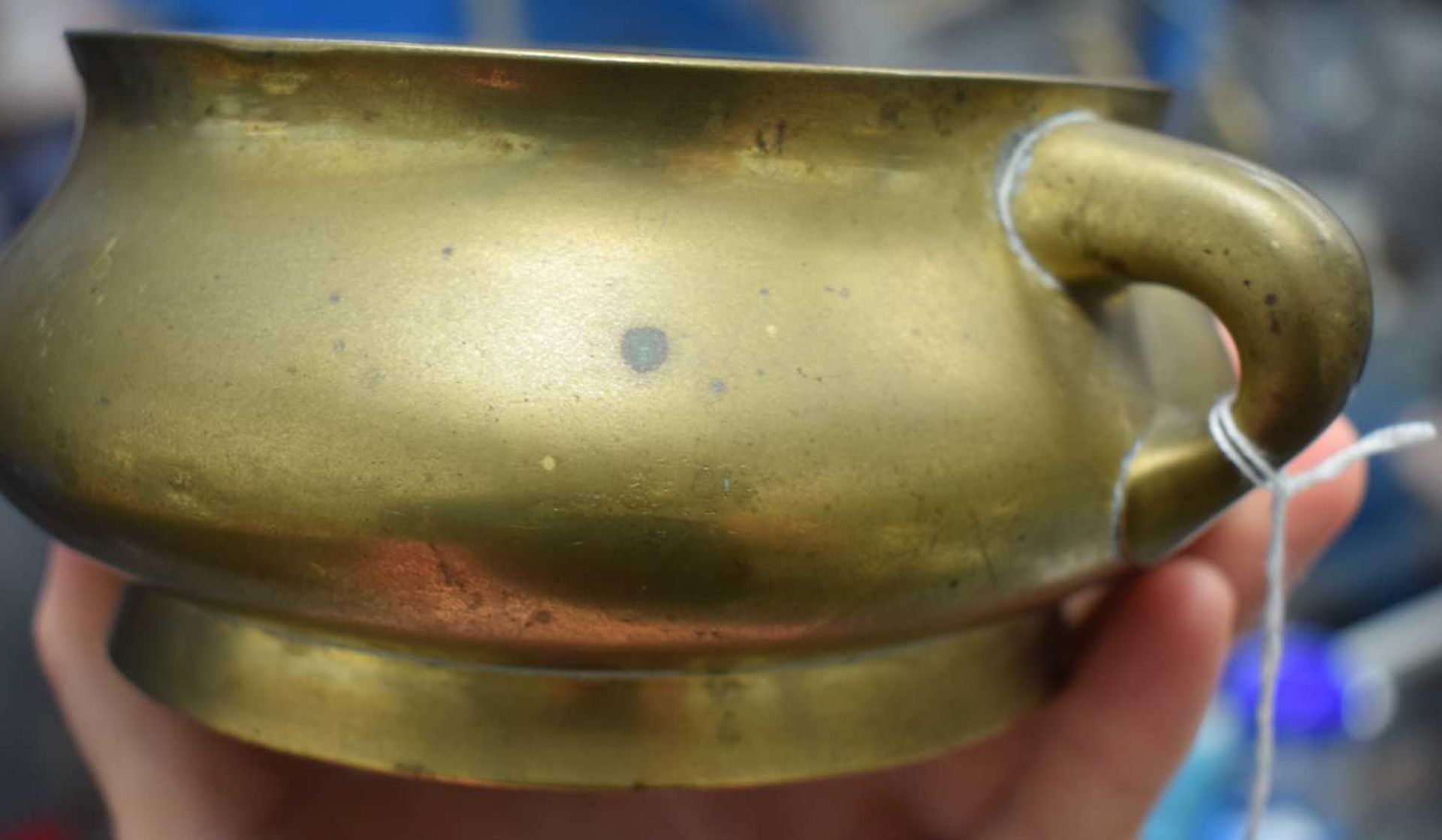 A GOOD 18TH CENTURY CHINESE TWIN HANDLED BRONZE CENSER bearing unusual four character studio marks - Image 10 of 14