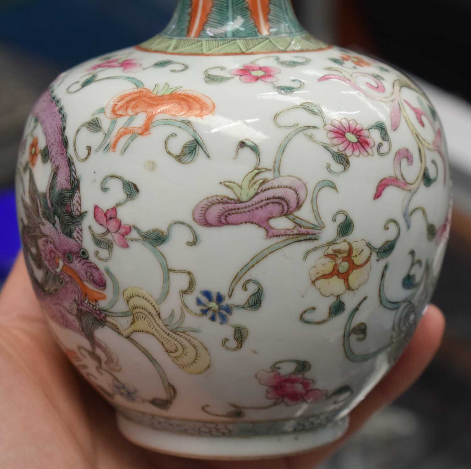 A FINE LATE 19TH CENTURY CHINESE FAMILLE ROSE PORCELAIN BULBOUS VASE Qing, enamelled with fierce - Image 14 of 21
