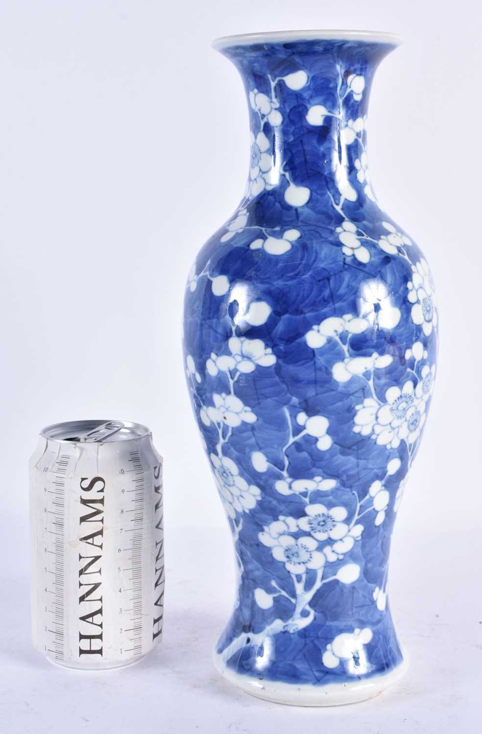 A LARGE 19TH CENTURY CHINESE BLUE AND WHITE PORCELAIN BALUASTER VASE Qing. 30 cm high.