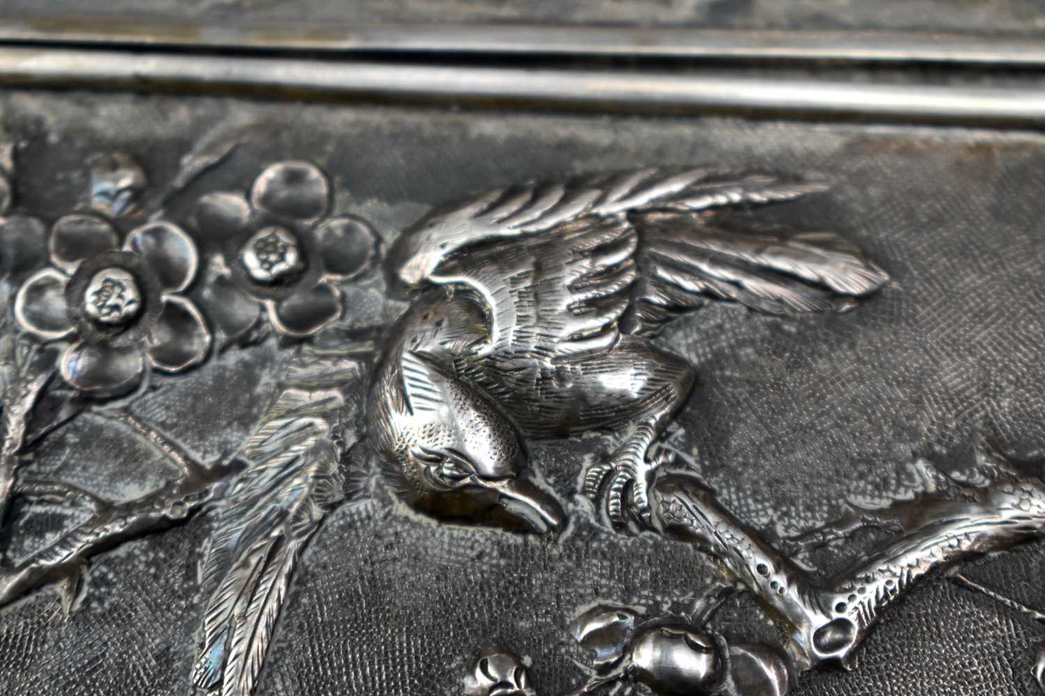 A RARE LARGE 19TH CENTURY CHINESE EXPORT REPOUSSE SILVER BOX Qing, signed KPC, decorated with a - Image 15 of 24