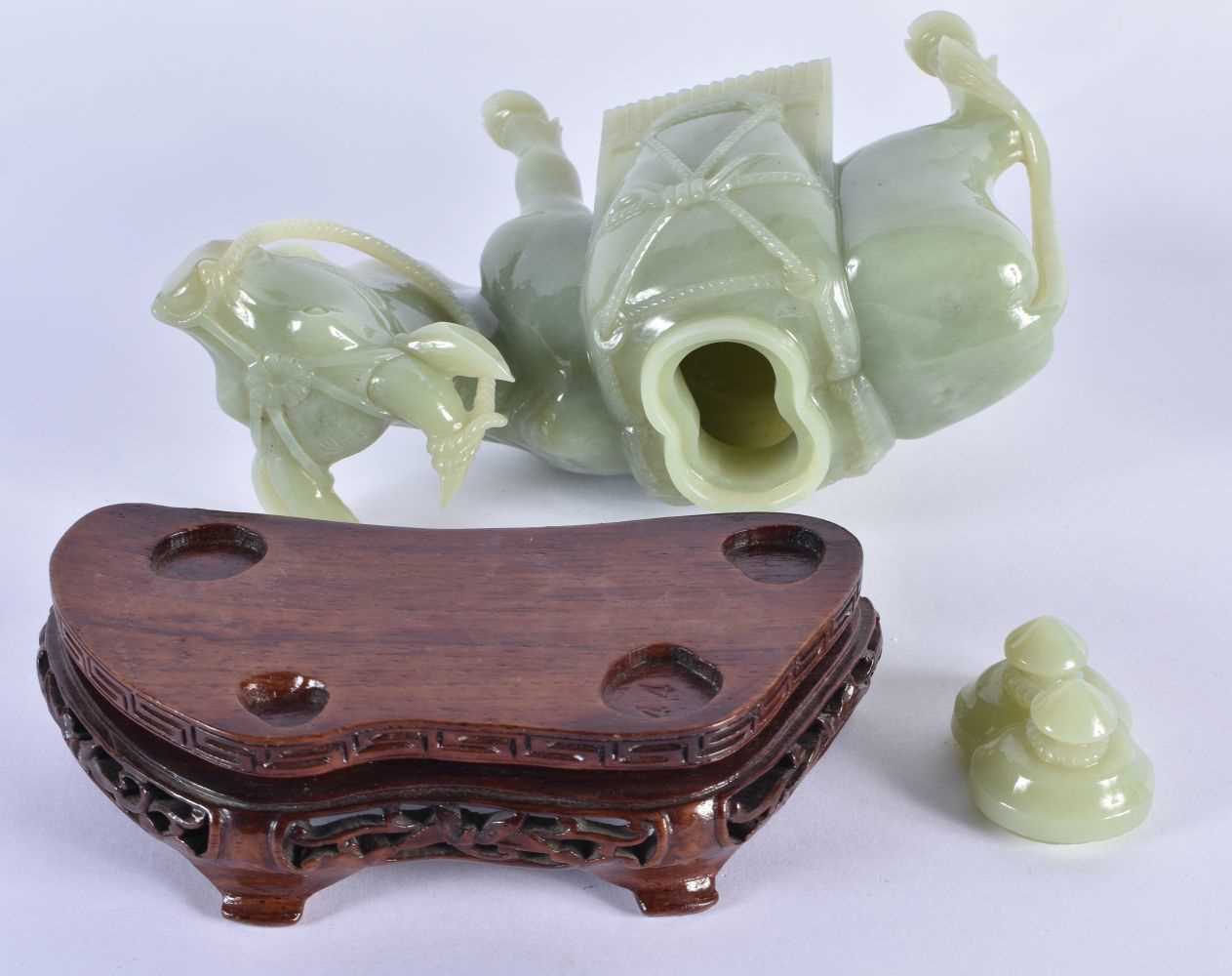 A LARGE 19TH CENTURY CHINESE CARVED JADE BULLOCK CENSER AND COVER Qing, modelled with rope twist - Image 5 of 5