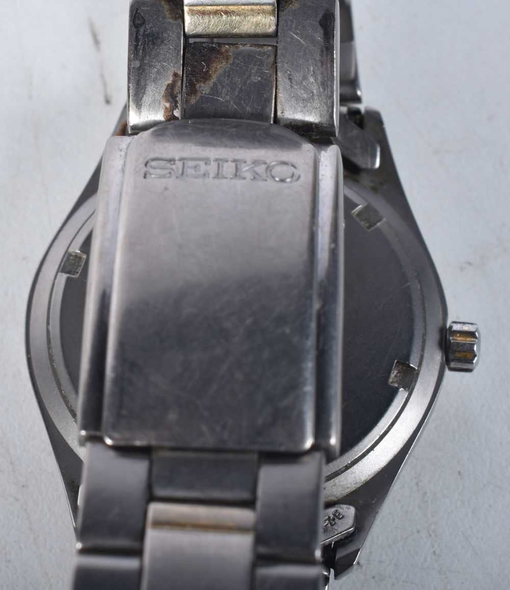 Vintage Seiko Titanium watch, 34mm x 40mm, 18mm bracelet width. Quartz. Working - Image 3 of 3