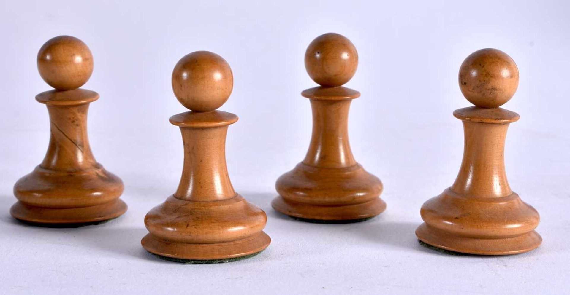 A LARGE ANTIQUE STAUNTON TYPE J JAQUES OF LONDON EBONY AND BOXWOOD CHESS SET (32 Pieces complete) - Image 40 of 44