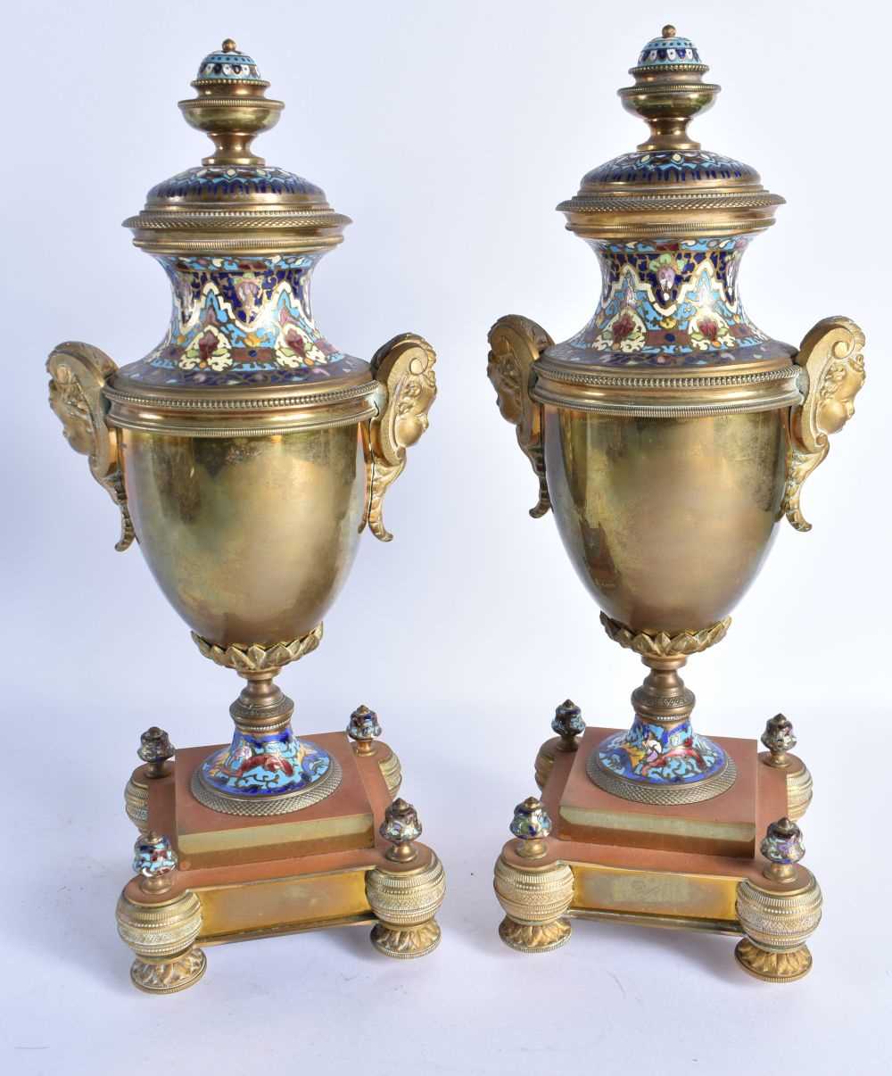 A LARGE LATE 19TH CENTURY FRENCH BRONZE AND CHAMPLEVE ENAMEL CLOCK GARNITURE decorated with foliage. - Bild 8 aus 11