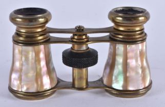 A PAIR OF MOTHER OF PEARL OPERA GLASSES. 9 cm x 6 cm.