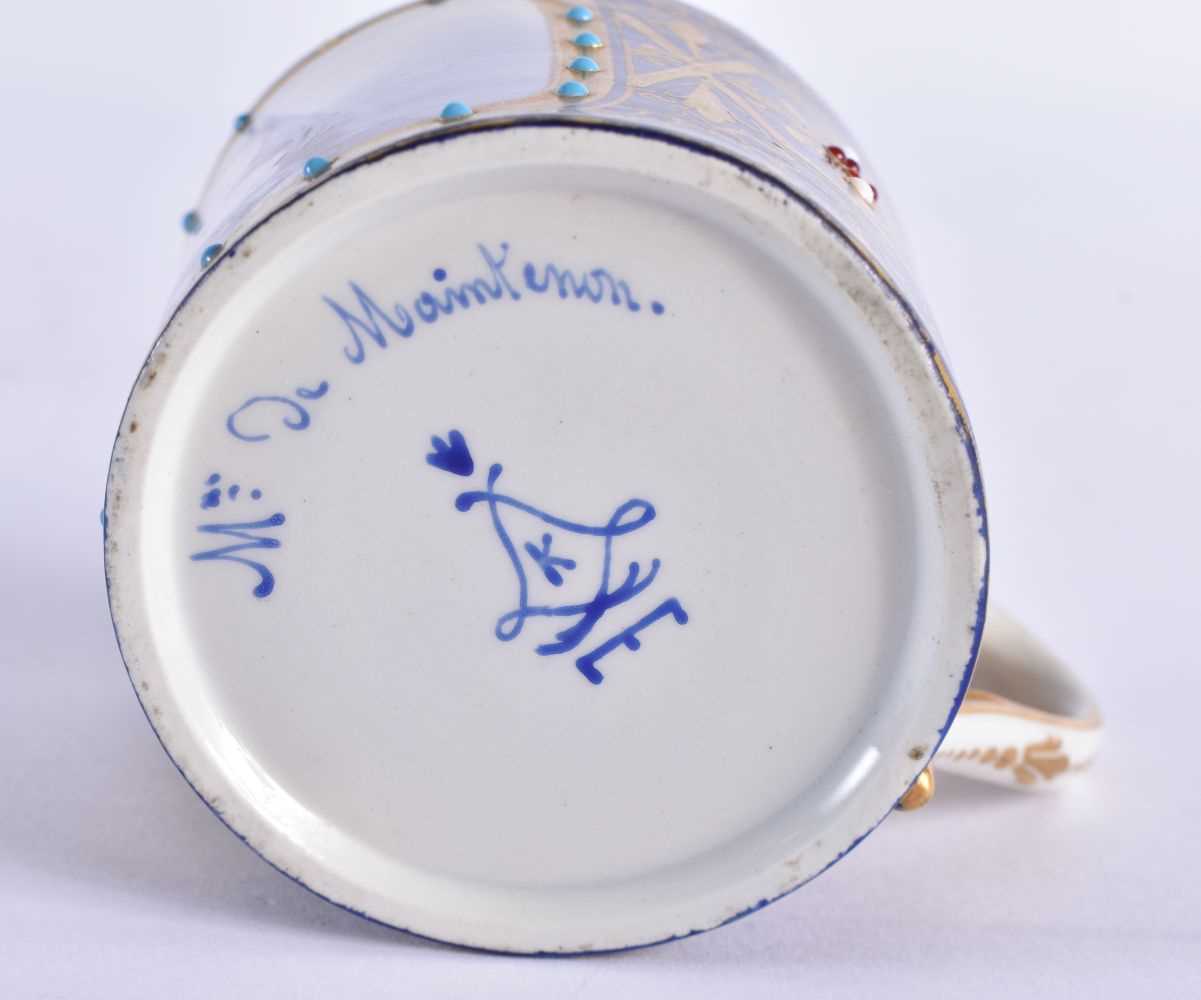 AN EARLY 19TH CENTURY FRENCH SEVRES JEWELLED PORCELAIN CABINET CUP AND SAUCER painted with a - Image 8 of 8