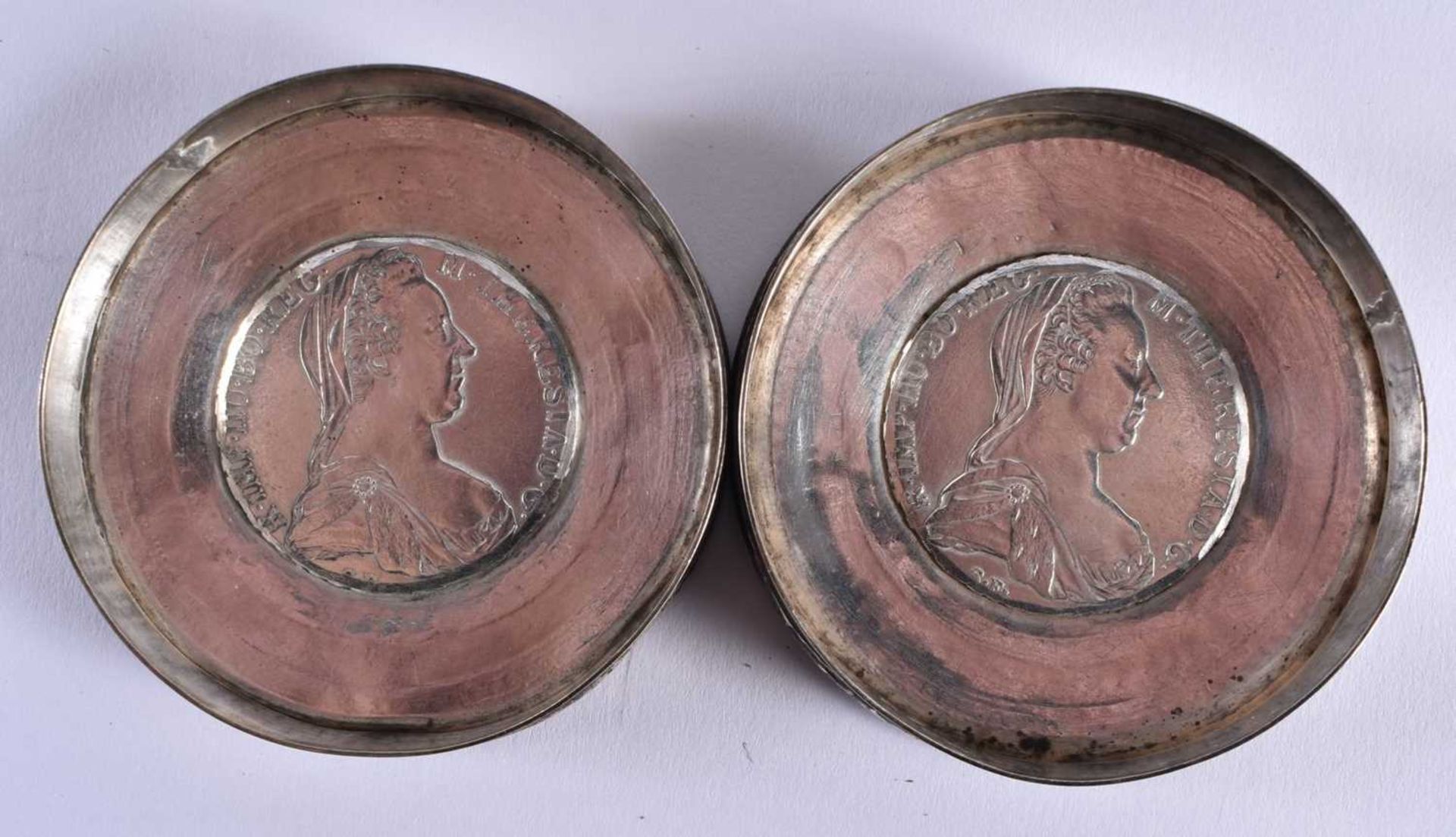 A PAIR OF ANTIQUE CONTINENTAL SILVER COIN INSET BOXES AND COVERS. 344 grams. 9 cm x 7.25 cm. - Image 5 of 6