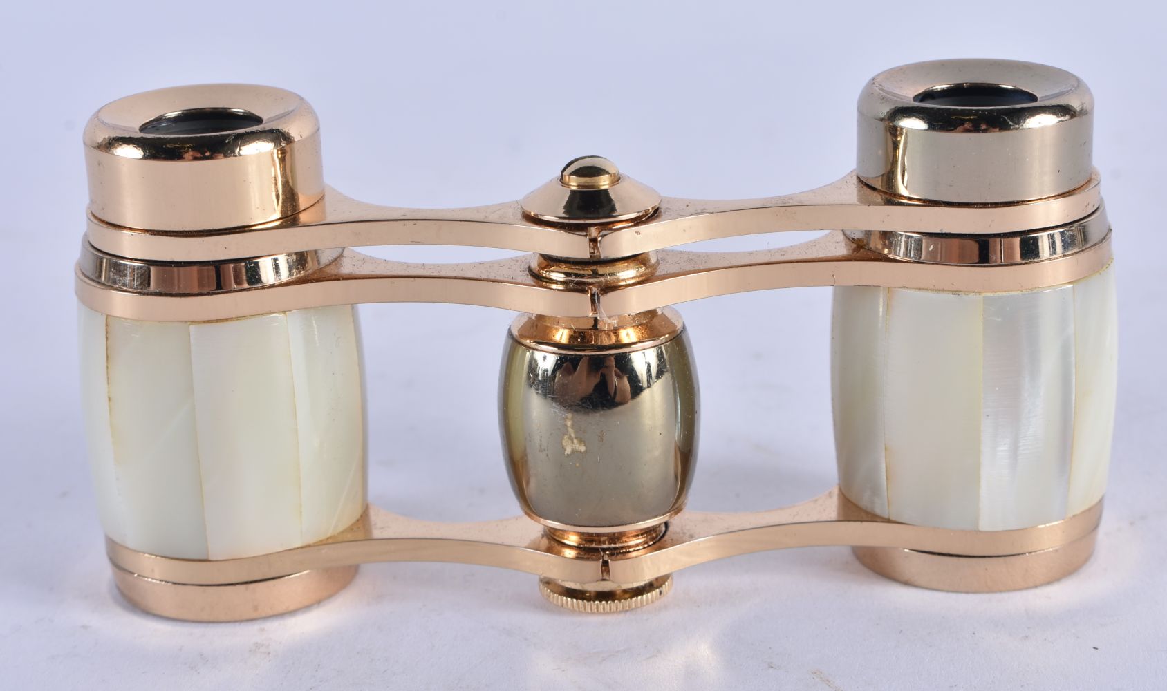 A PAIR OF MOTHER OF PEARL OPERA GLASSES. 9 cm x 6 cm. - Image 2 of 4
