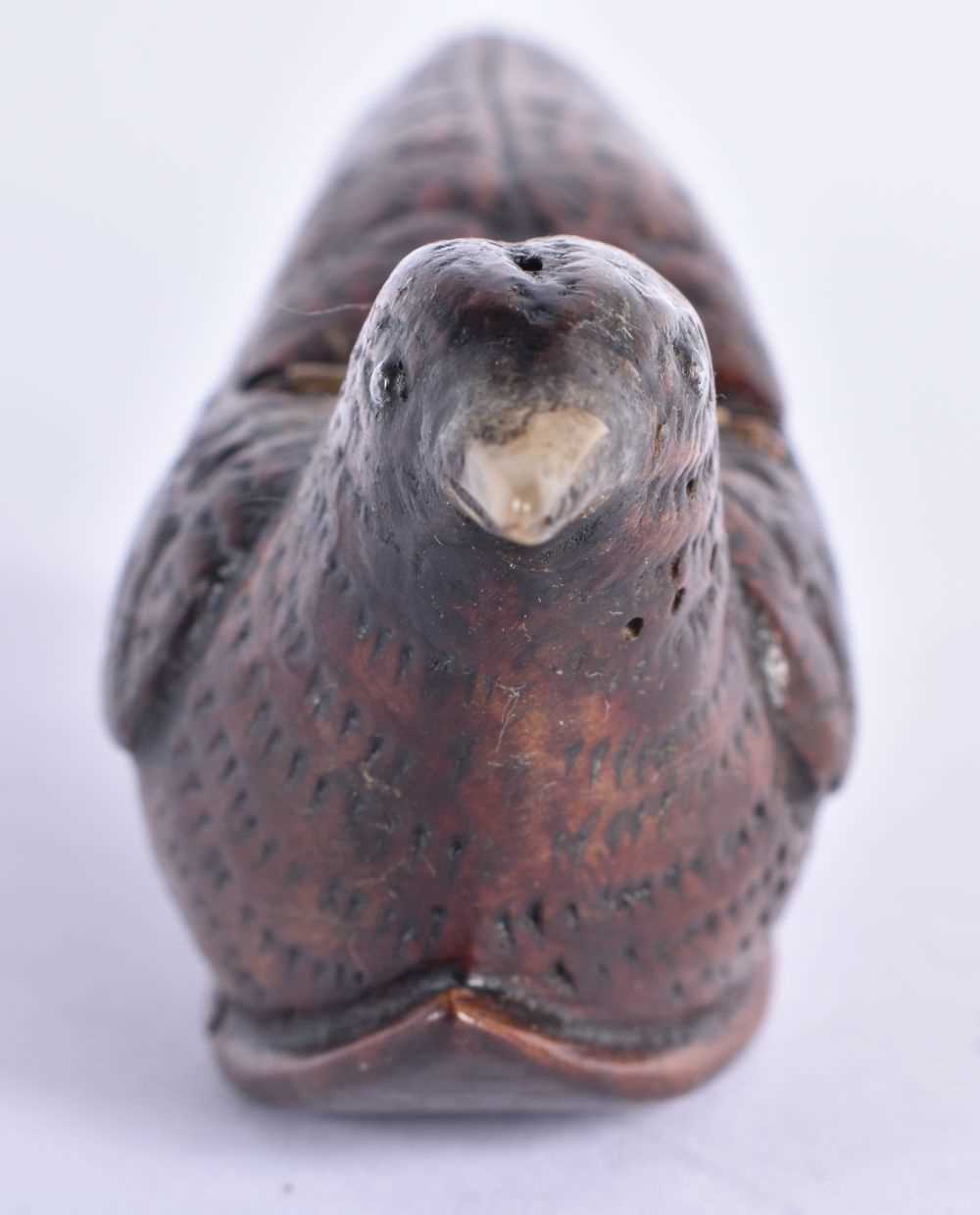 A RARE 18TH CENTURY CARVED TREEN SNUFF BOX formed unusually as a bird seated within a shoe. 13 cm - Image 3 of 7