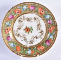 A LATE 18TH/19TH CENTURY CONTINENTAL PORCEAIN PLATE painted with a rich banding of fruit, on a