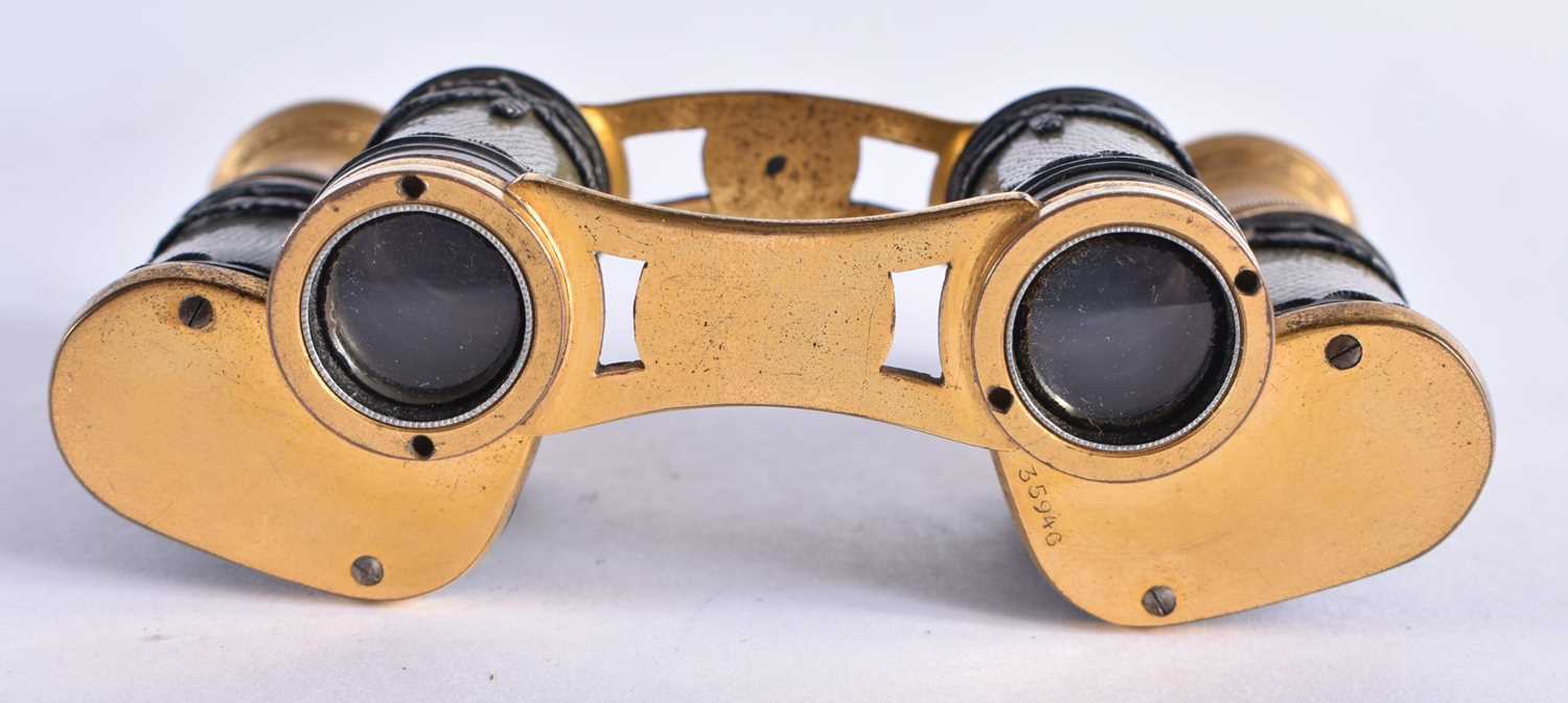 A LOVELY PAIR OF EARLY 19TH CENTURY FRENCH BRONZE SHAGREEN AND SILVER OPTICAL GLASSES signed Boin - Image 6 of 7