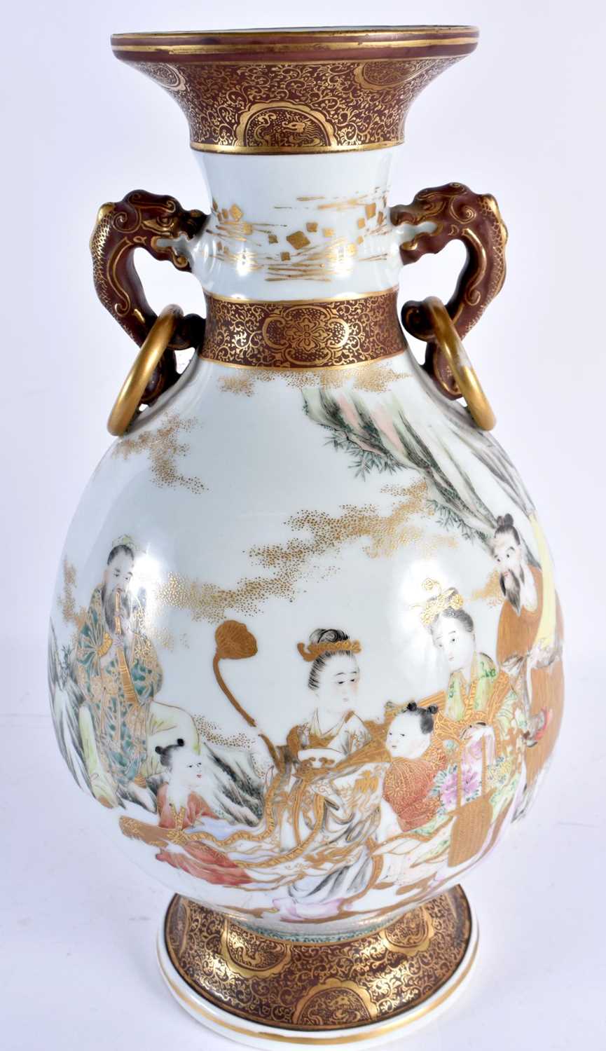 A LARGE 19TH CENTURY JAPANESE MEIJI PERIOD TWIN HANDLED KUTANI PORCELAIN VASE painted with figures - Image 5 of 21