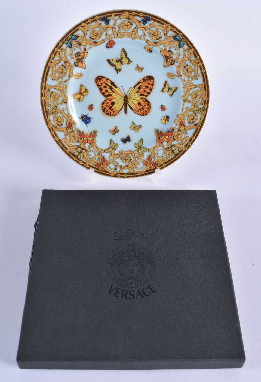 Versace Le Jardin Plate in Original Box w/ Certificate. 8.5 cm diameter.