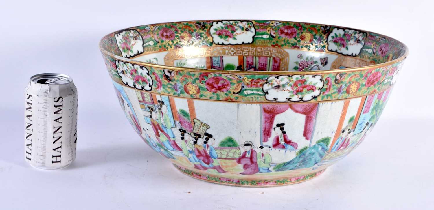 A VERY LARGE 19TH CENTURY CHINESE CANTON FAMILLE ROSE PORCELAIN PUNCH BOWL Qing. 39 cm x 18 cm.