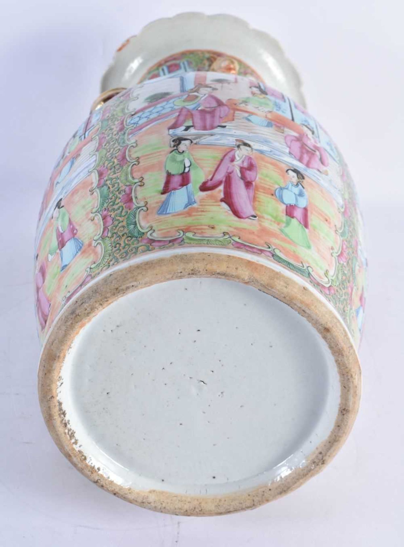 A LARGE 19TH CENTURY CHINESE CANTON FAMILLE ROSE PORCELAIN VASE Qing, painted with figures and - Image 6 of 6