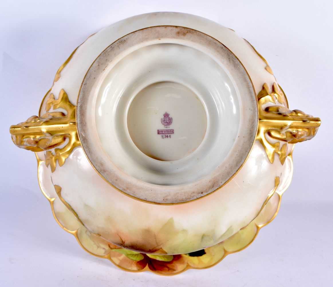 A ROYAN WORCESTER TWIN HANDLED PORCELAIN ROSE PAINTED BOWL. 24 cm x 13 cm. - Image 5 of 7