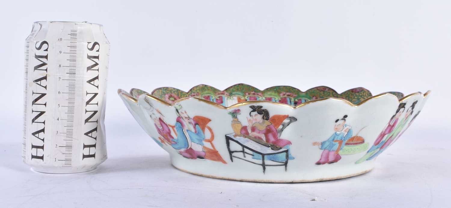 A RARE 19TH CENTURY CHINESE LOW LOTUS FORM FAMILLE ROSE BOWL Qing. 25 cm wide.